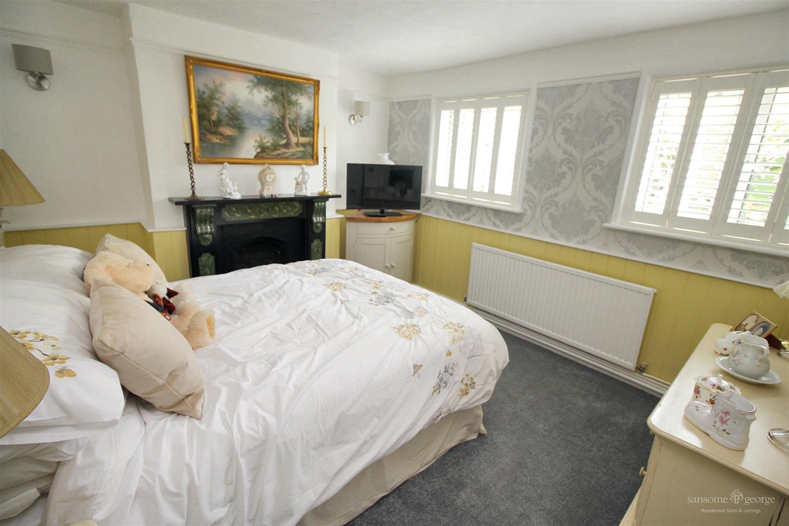 Kentwood Hill, Tilehurst, Reading